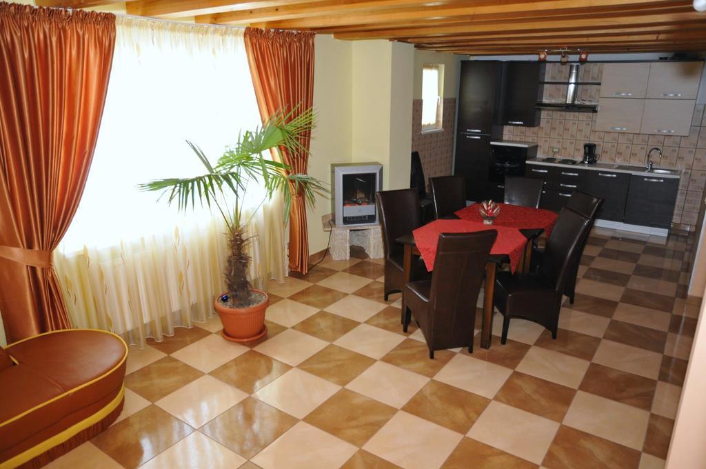 Pensiunea Lory Agarcia Ngoại thất bức ảnh